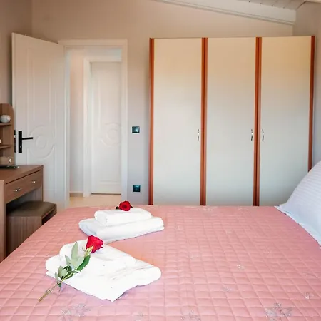 Elais House Apartment *