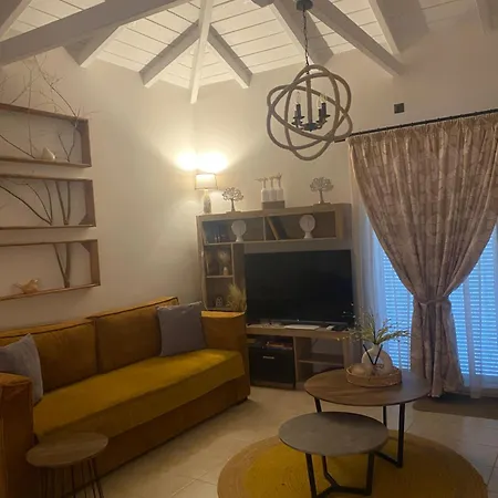 Elais House * ميثوني