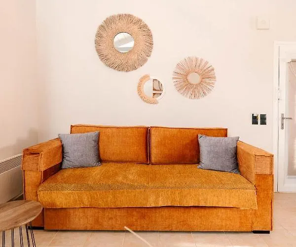 Apartament Elais House *