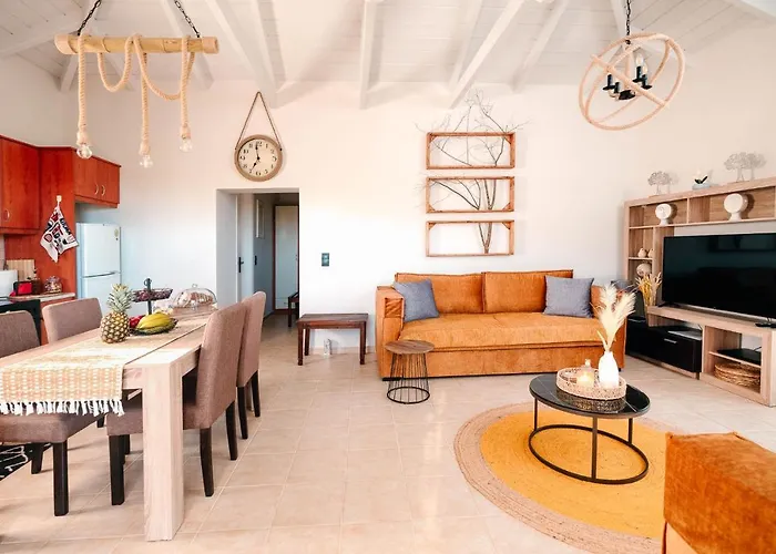 아파트 Elais House