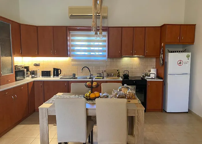 Apartament Elais House